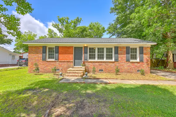 305 Clarine Dr, Goose Creek, SC 29445