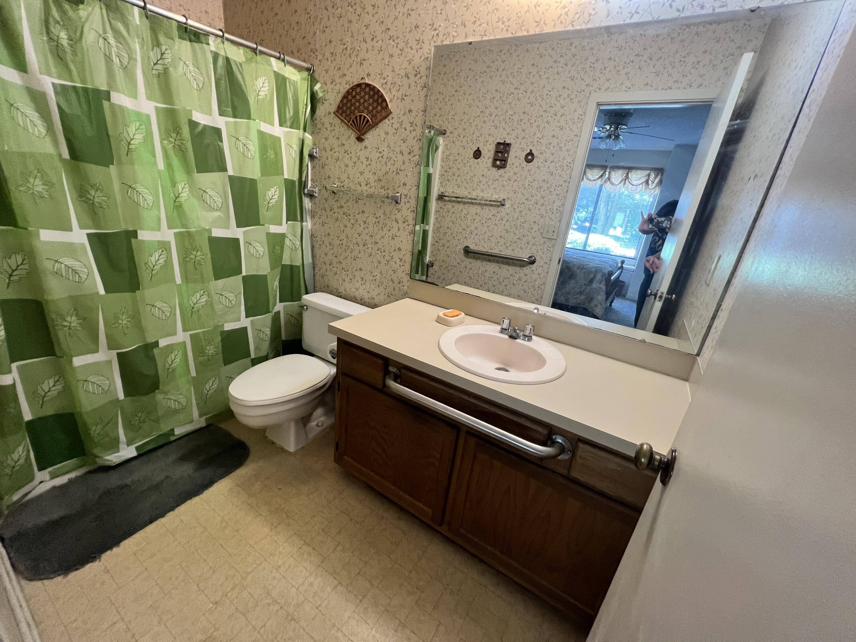 North Charleston, SC 29406,8651 Roanoke Dr