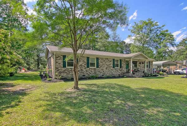 342 Horseshoe Rd, Moncks Corner, SC 29461