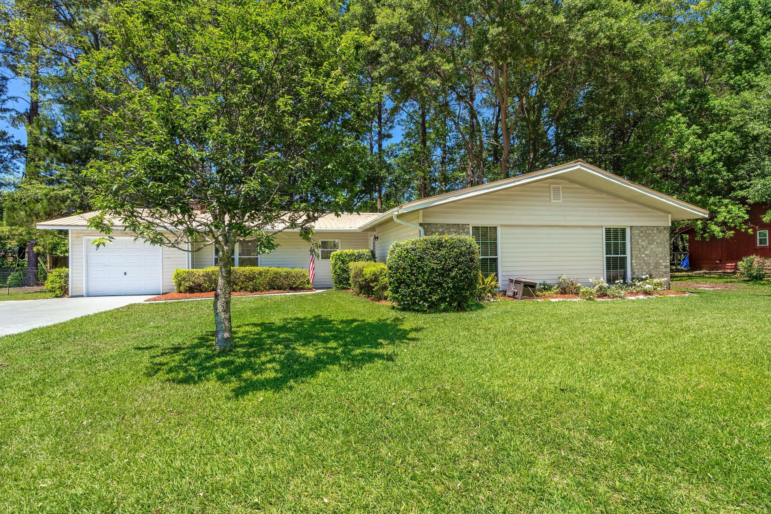 607 Piedmont Ln, Ladson, SC 29456