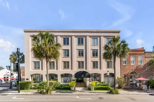 32 Vendue Range #203,  Charleston,  SC 29401