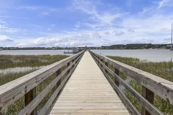 Charleston, SC 29492,121 Low Tide Ct