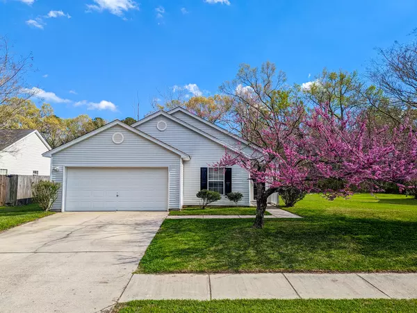 7927 Long Shadow Ln, North Charleston, SC 29406