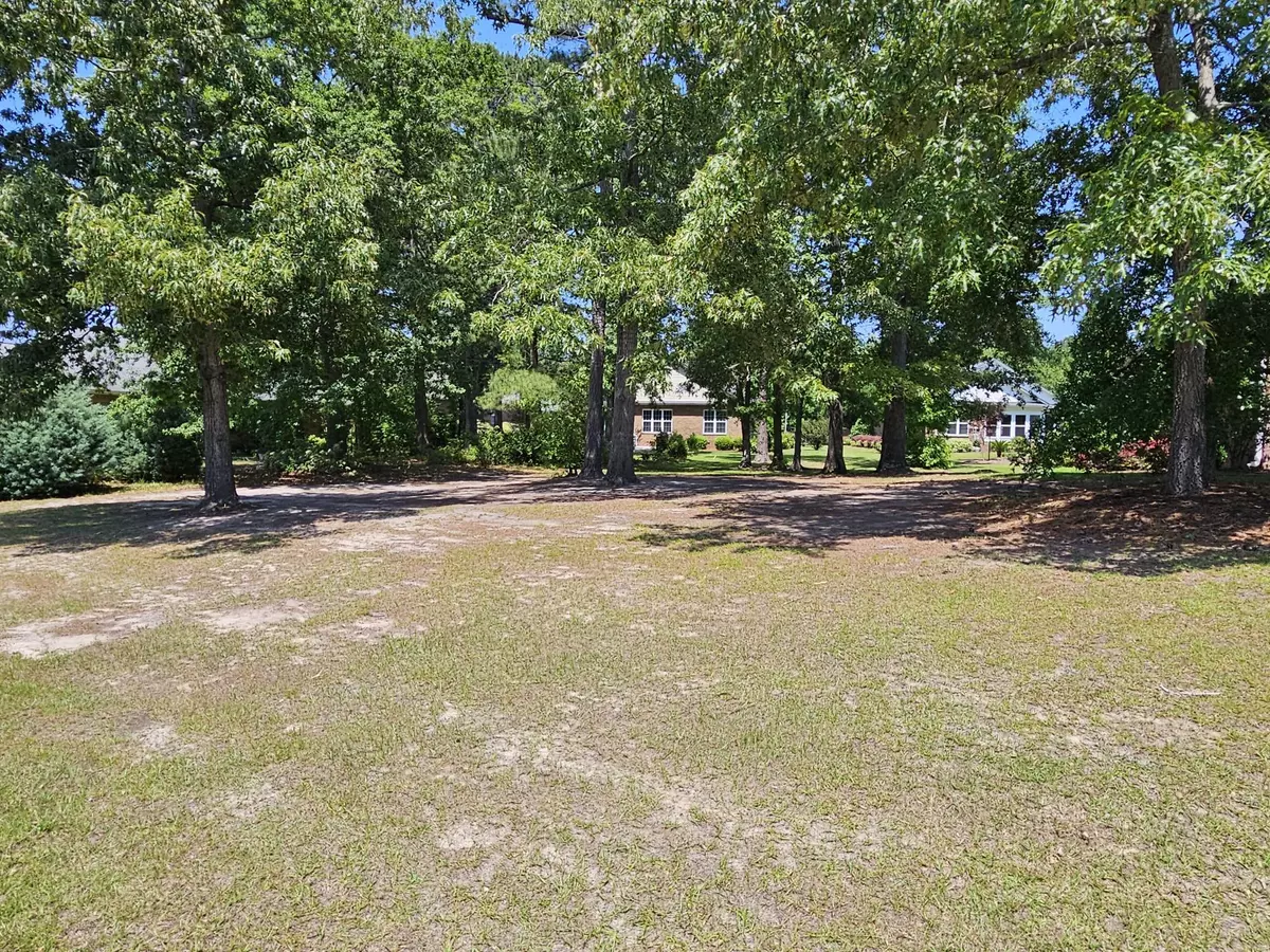 Manning, SC 29102,234 Ridge Lake Dr