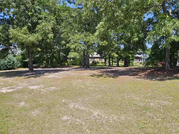 234 Ridge Lake Dr, Manning, SC 29102