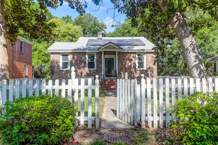 3 Riverside Dr, Charleston, SC 29403