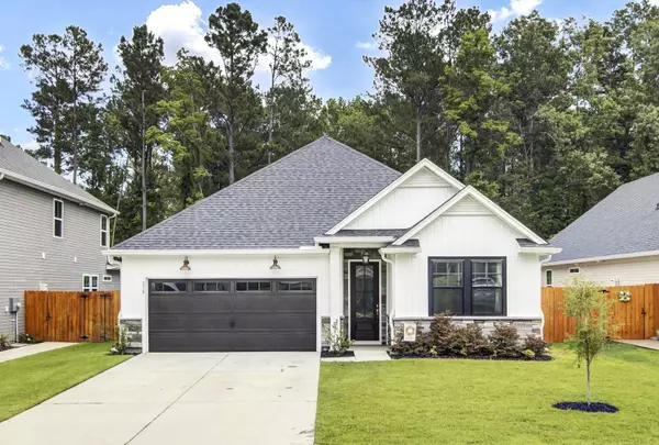 276 Whirlaway Dr, Moncks Corner, SC 29461