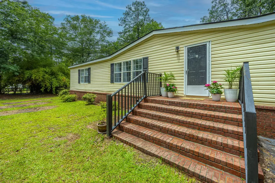 121 Boyd St, Moncks Corner, SC 29461