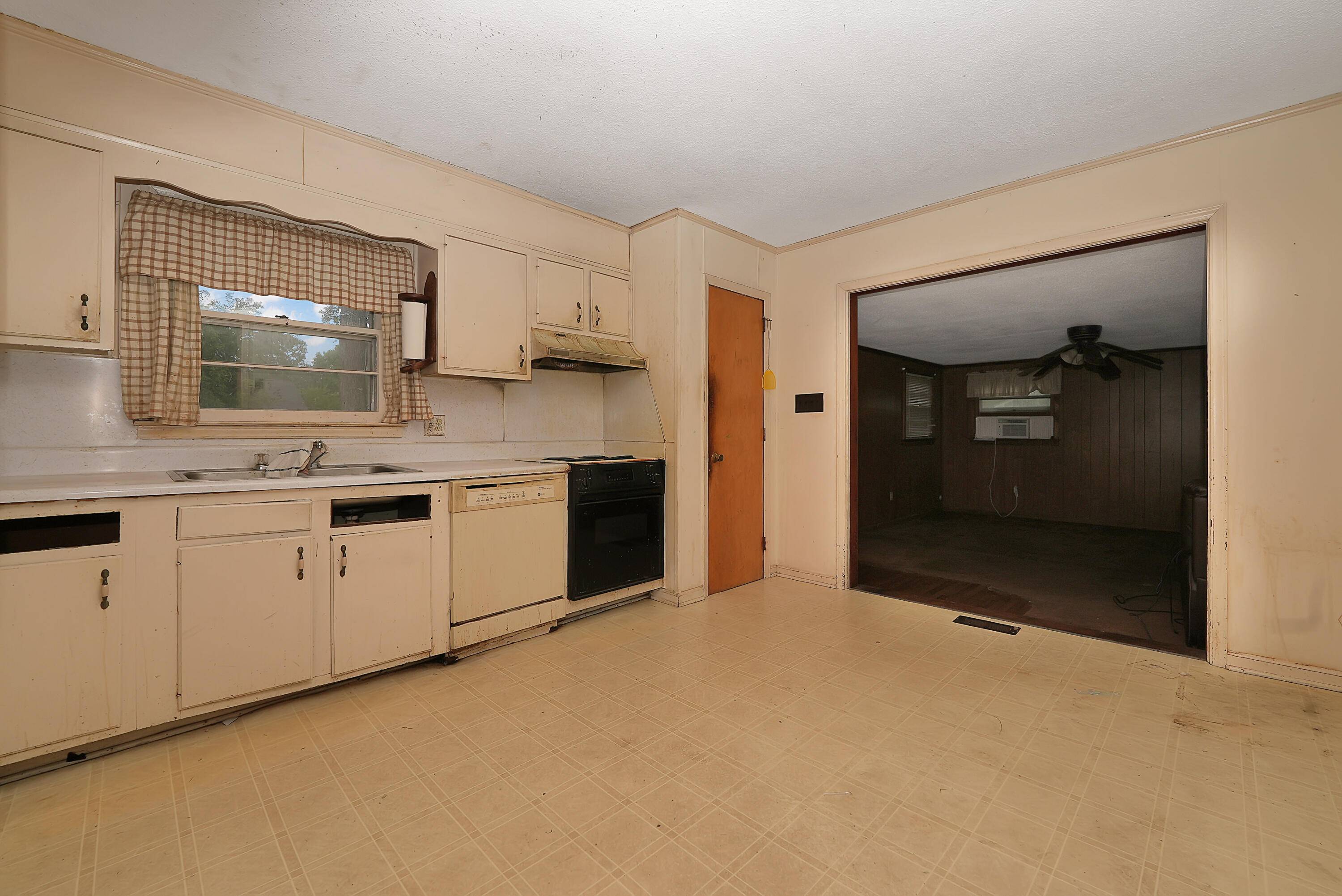North Charleston, SC 29420,3419 Creola Rd