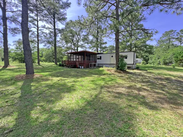 Elloree, SC 29047,84 Santee Ln