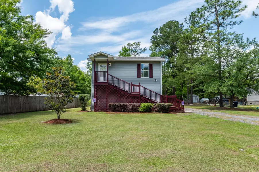 260 Koger Dr, Summerville, SC 29483