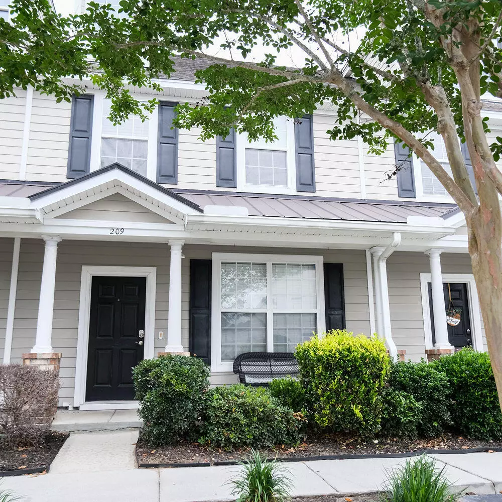 Summerville, SC 29483,209 Hemingway Cir