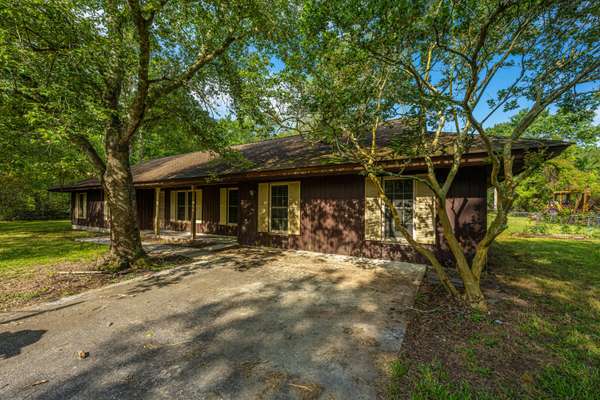 1501 Maple Ridge Rd, Walterboro, SC 29488