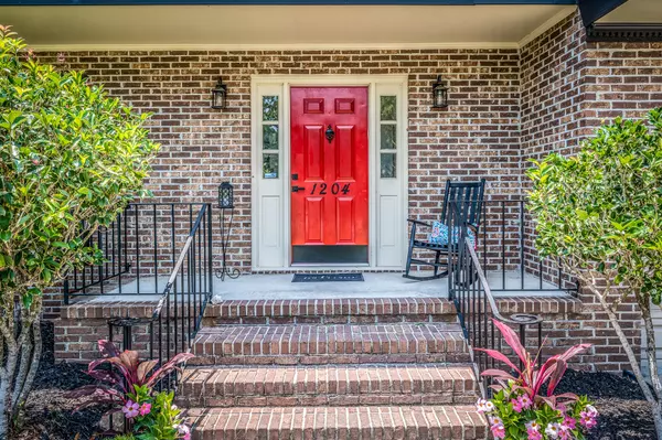 Charleston, SC 29412,1204 Oakcrest Dr