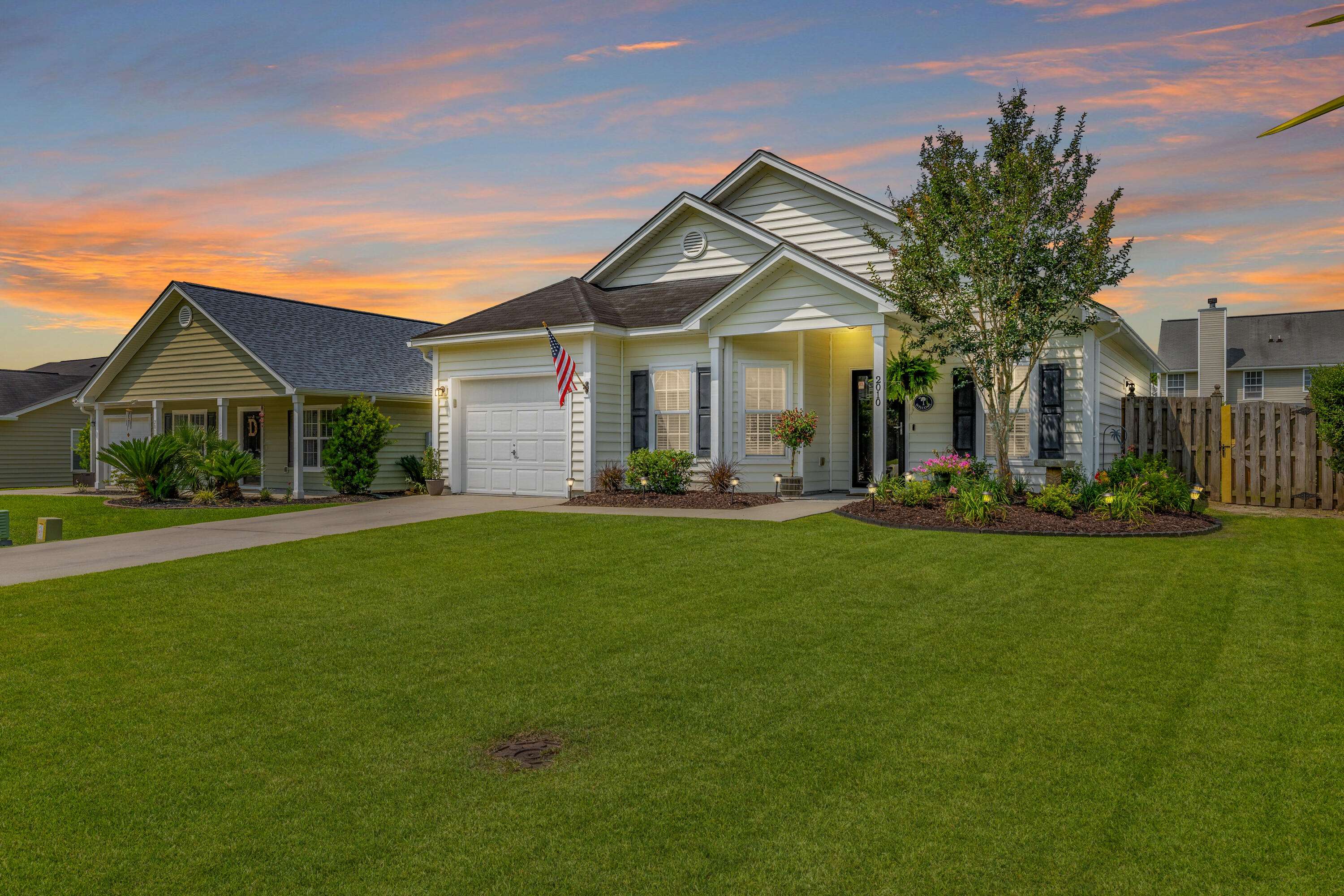 2010 Culloden Dr, Summerville, SC 29483
