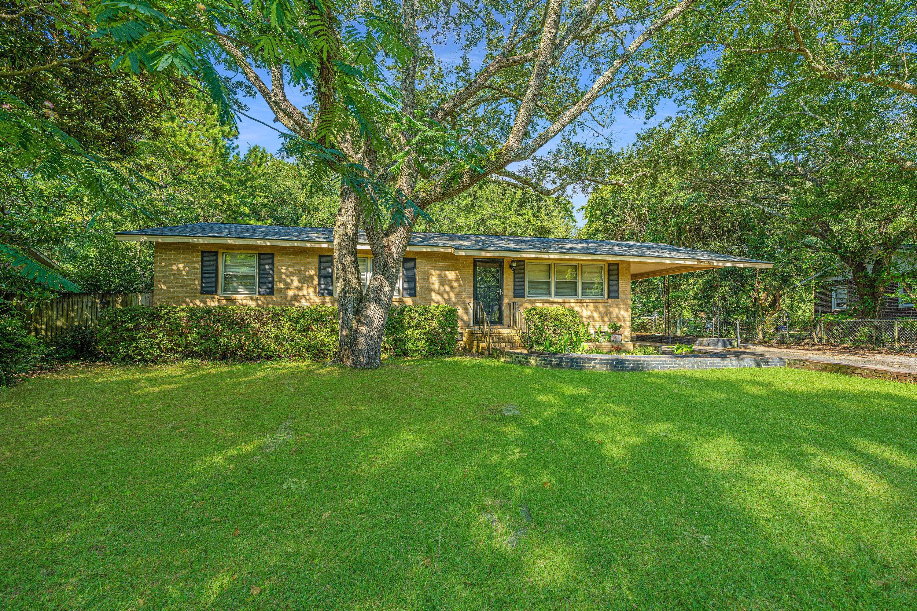 22 Murray Hill Dr, Charleston, SC 29407