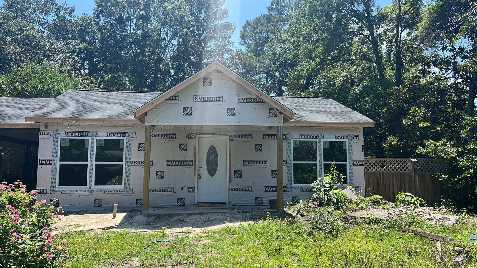 5817 Chaucer Dr, Hanahan, SC 29410