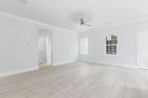 Summerville, SC 29483,231 Lipman St