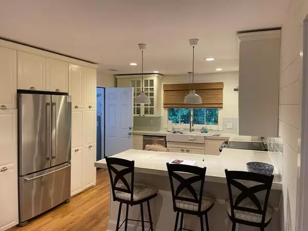 Mount Pleasant, SC 29464,914 Law Ln