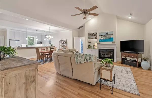 Edisto Island, SC 29438,632 Foredeck Ln