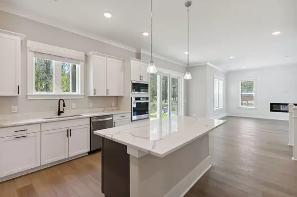 Huger, SC 29450,109 Weston James Loop