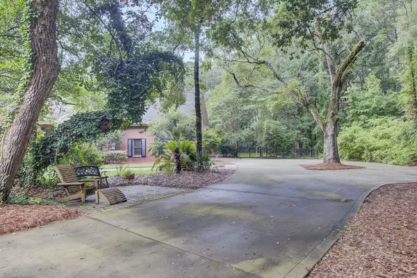 Wando, SC 29492,206 Ferry Point Dr