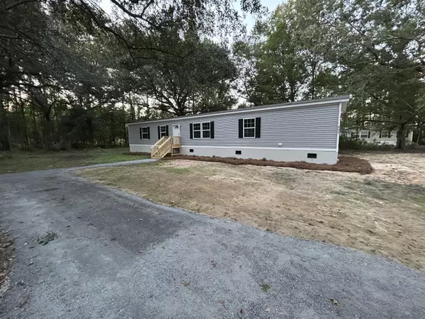 Moncks Corner, SC 29461,221 Sunflower Ln