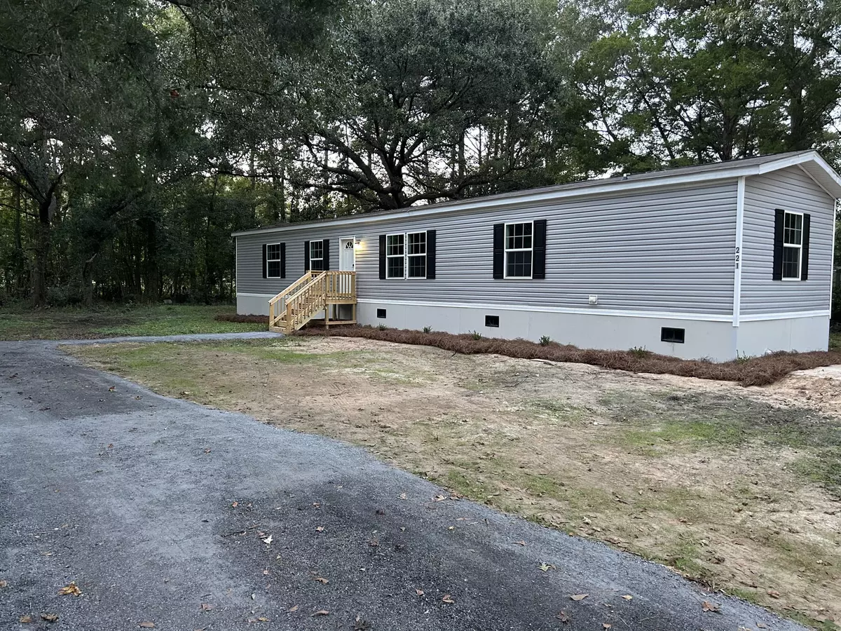 Moncks Corner, SC 29461,221 Sunflower Ln