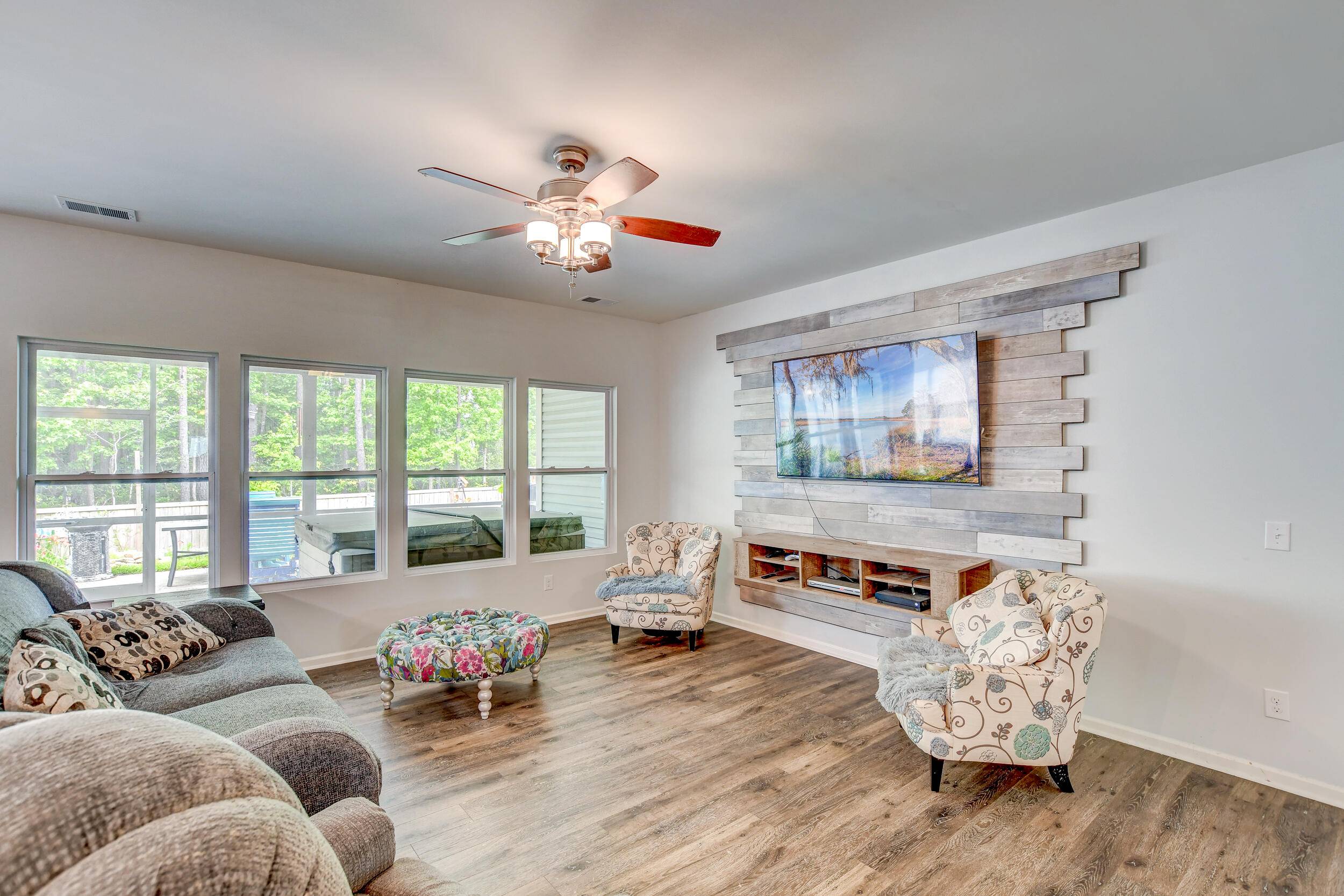 Summerville, SC 29486,640 Snow Owl Dr