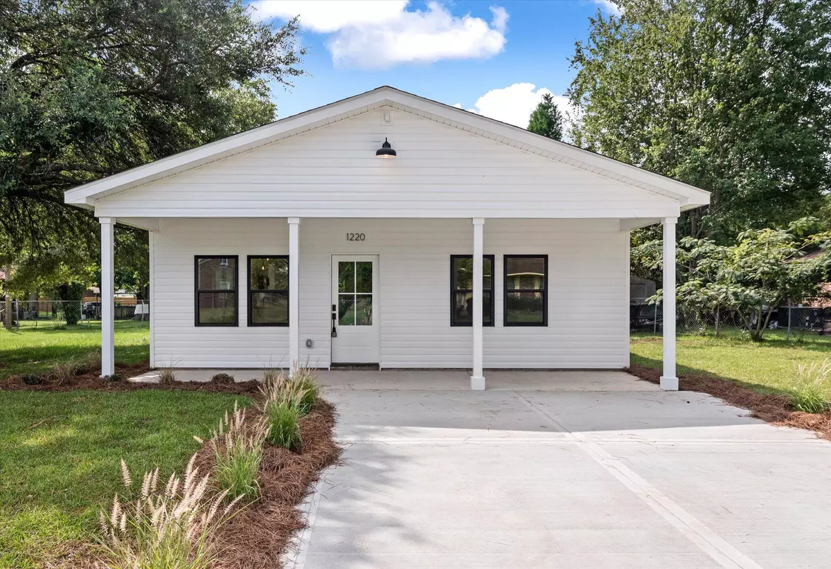 Moncks Corner, SC 29461,1220 Saint Johns Ave