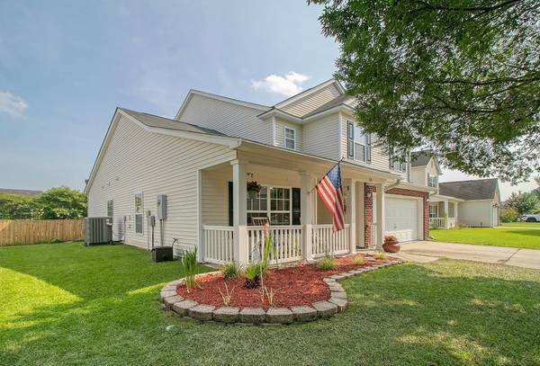 305 Waylon Dr, Summerville, SC 29483