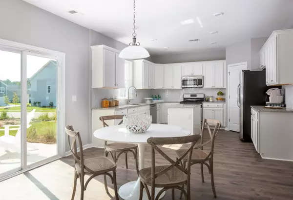 Summerville, SC 29483,89 Red Bluff St