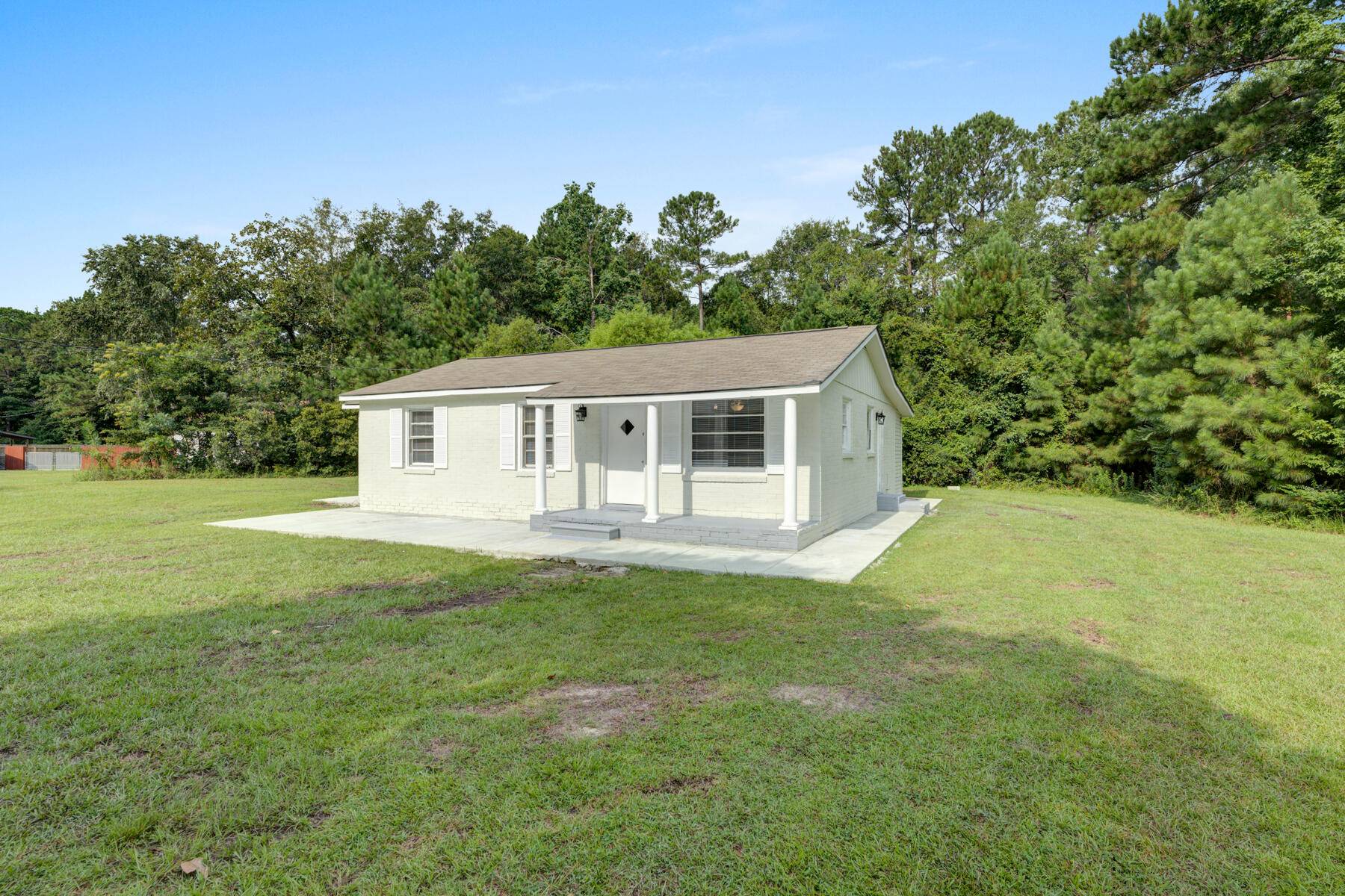 157 Big Creek Dr, Moncks Corner, SC 29461