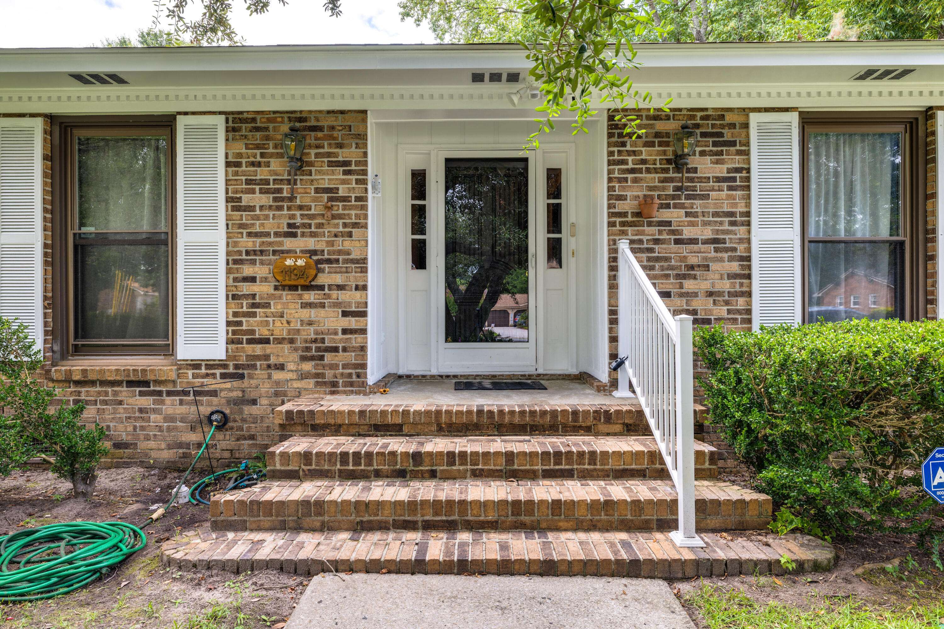 Charleston, SC 29412,1194 Oakcrest Dr