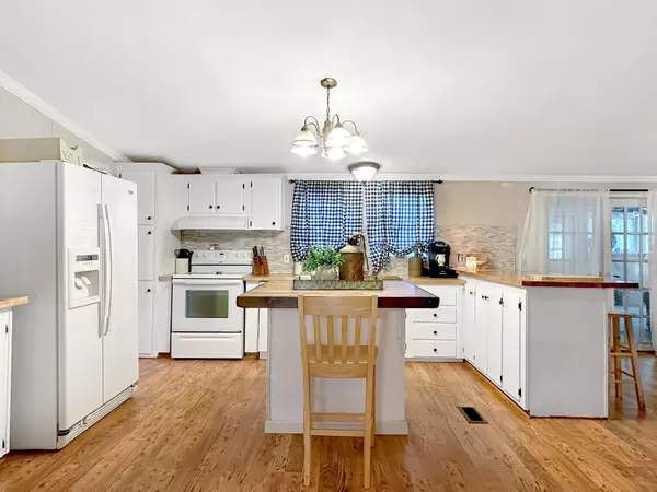 Eutawville, SC 29048,111 Satawen Rd