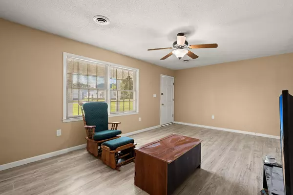 Andrews, SC 29510,102 Carberry St