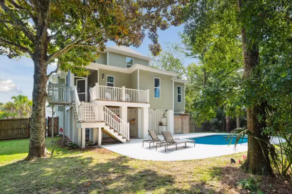 4 Lauden Blvd, Isle Of Palms, SC 29451