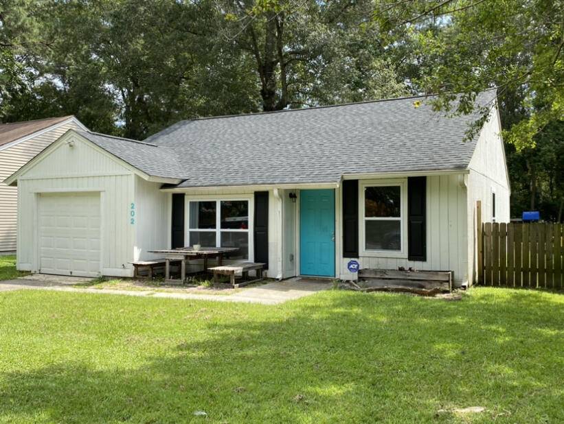 202 Mickler Dr Dr, Ladson, SC 29456