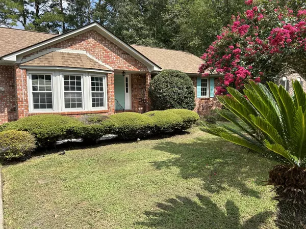 215 Woodward Blvd, Summerville, SC 29483