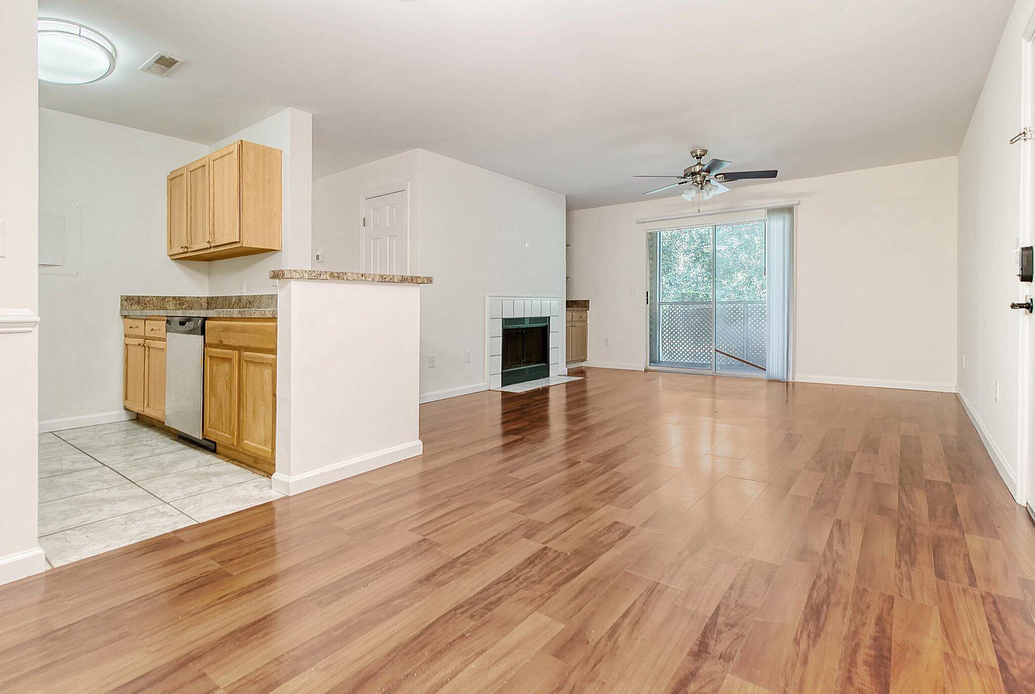 Mount Pleasant, SC 29466,2011 N Highway 17 #1100 B