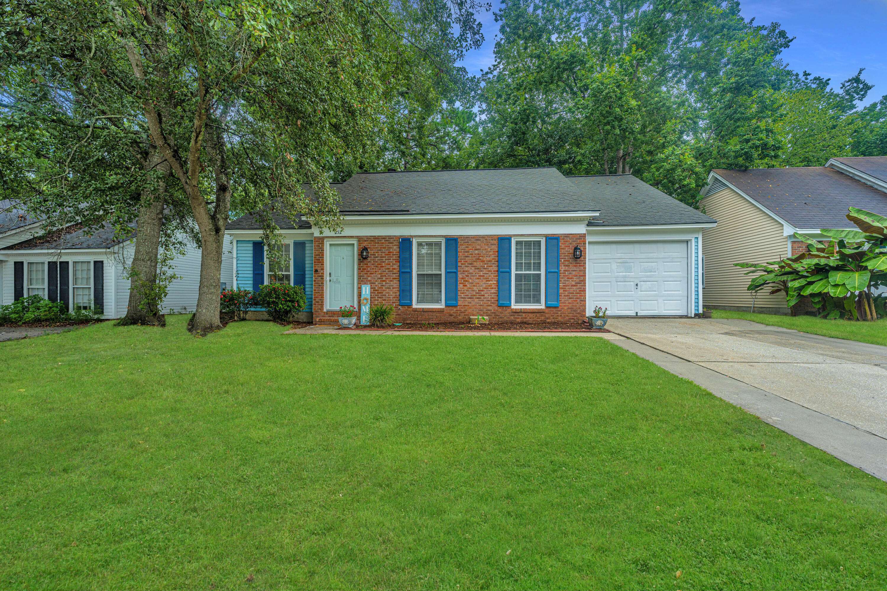 252 Alston Cir, Goose Creek, SC 29445