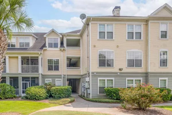 Daniel Island, SC 29492,130 River Landing Dr #6211