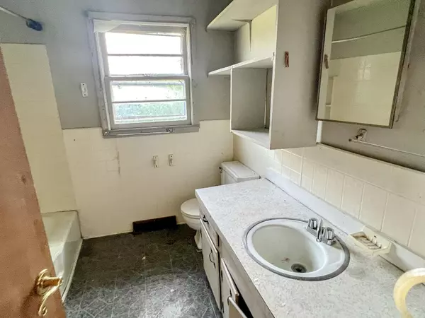 Harleyville, SC 29448,118 Easy St