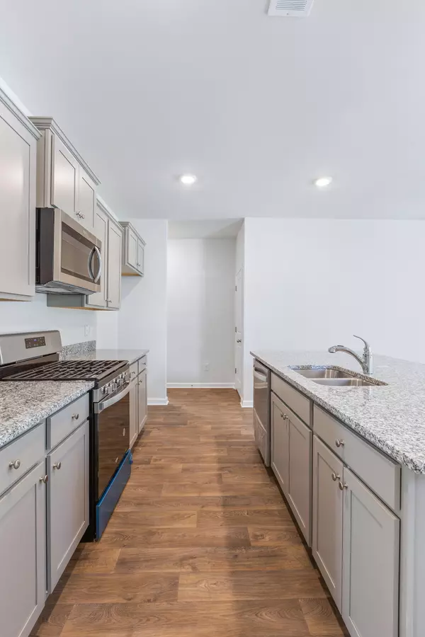 Summerville, SC 29486,917 Woodside Creek Ln