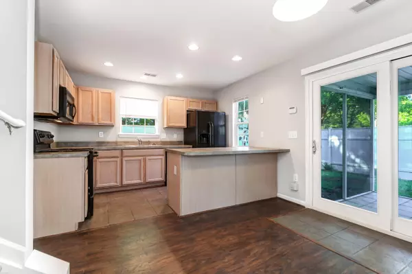 Summerville, SC 29483,100 Yellow Hawthorn Cir