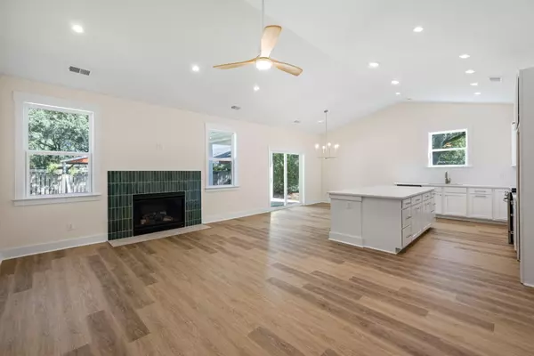 North Charleston, SC 29405,4316 Paramount Dr