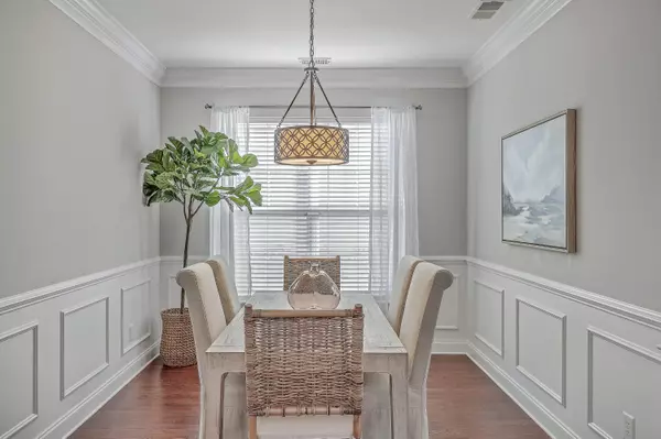 Summerville, SC 29486,710 Quintan St
