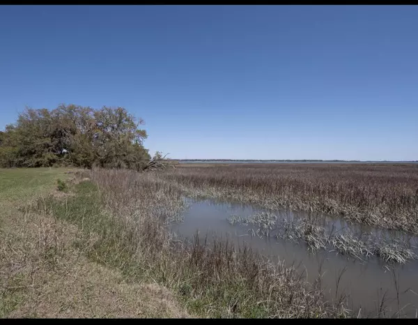 21 Hopkins Place Dr,  Edisto Island,  SC 29438