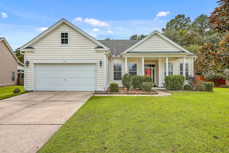 1405 Coopers Hawk Dr, Hanahan, SC 29410