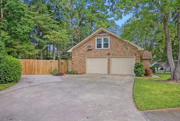 Summerville, SC 29485,120 Savannah Round